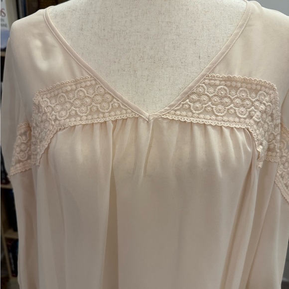 LAUREN CONRAD | Elegant Cream Blouse Small - Picture 3 of 7